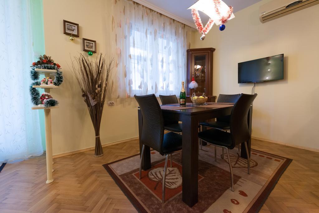 Sea Garden Plaza Apartment - Free Parking Burgas Exterior photo